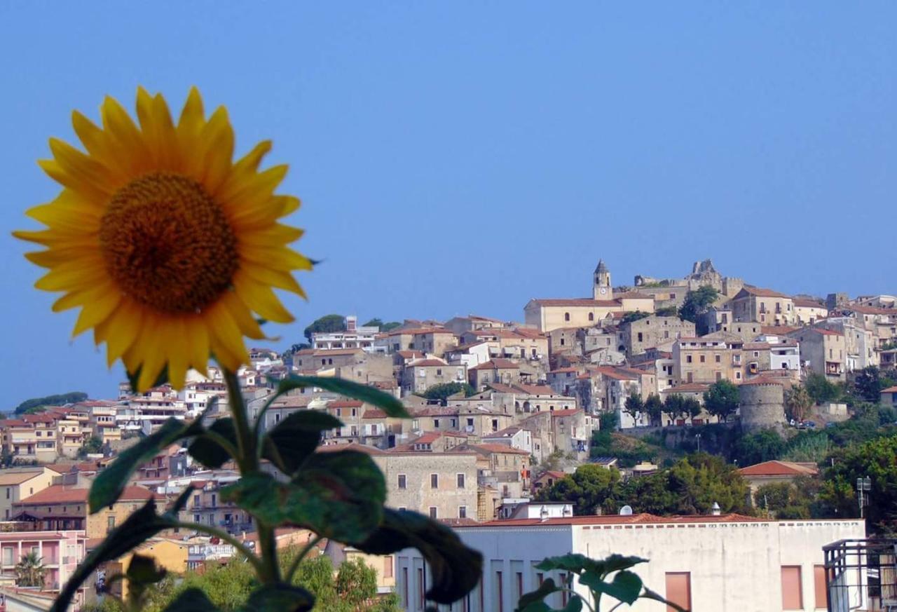 B&B Dimora Del Centro Scalea Bagian luar foto
